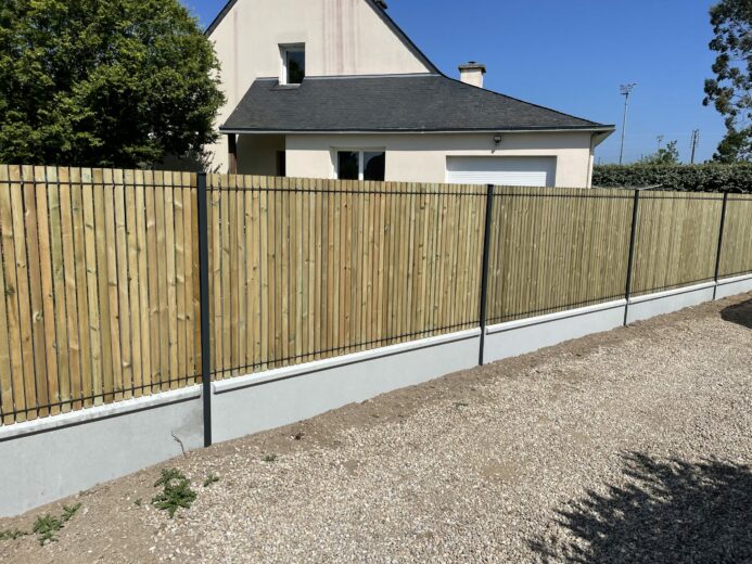 Mur de soutènement + Clôture + Occultants bois