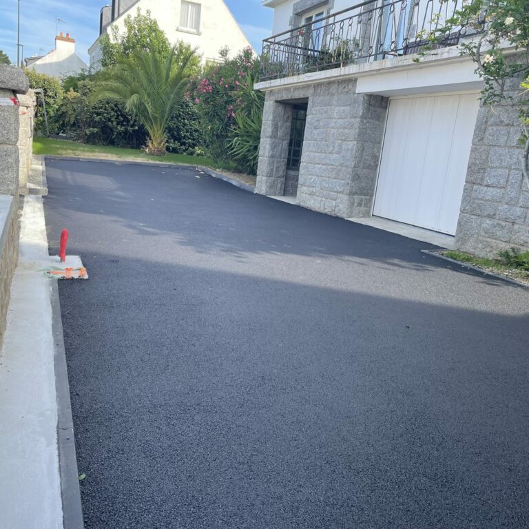 Pose de bordure et enrobé en Morbihan