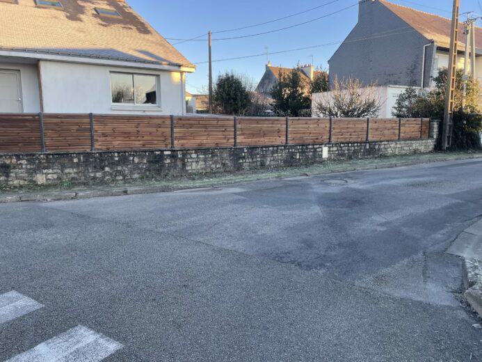 Pose de cloture + occultants en lames de bois