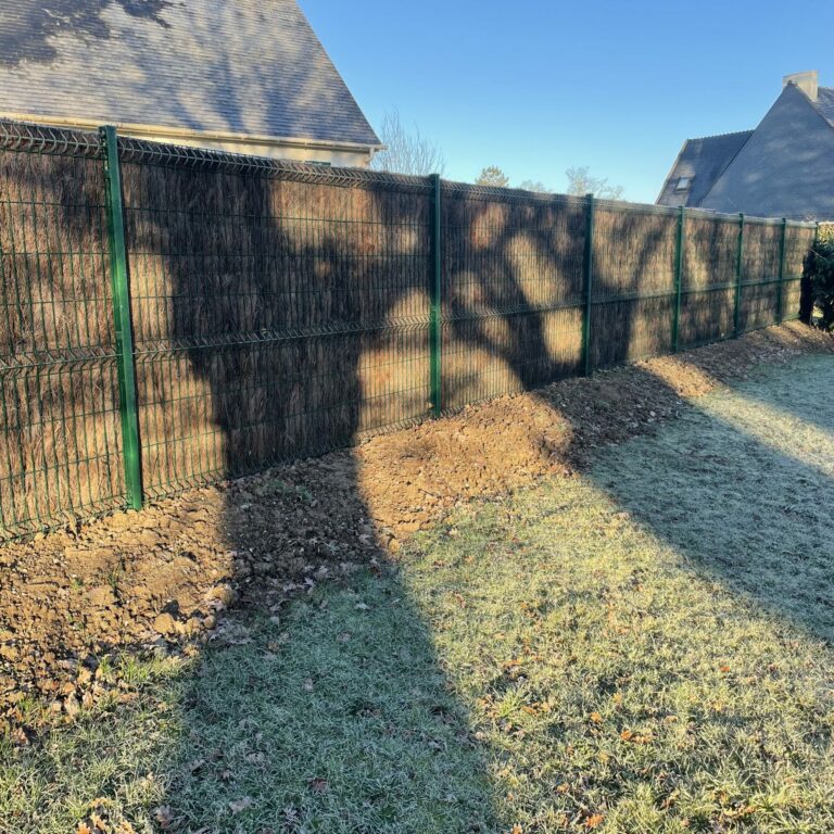 Pose de clôture + occultant canisse