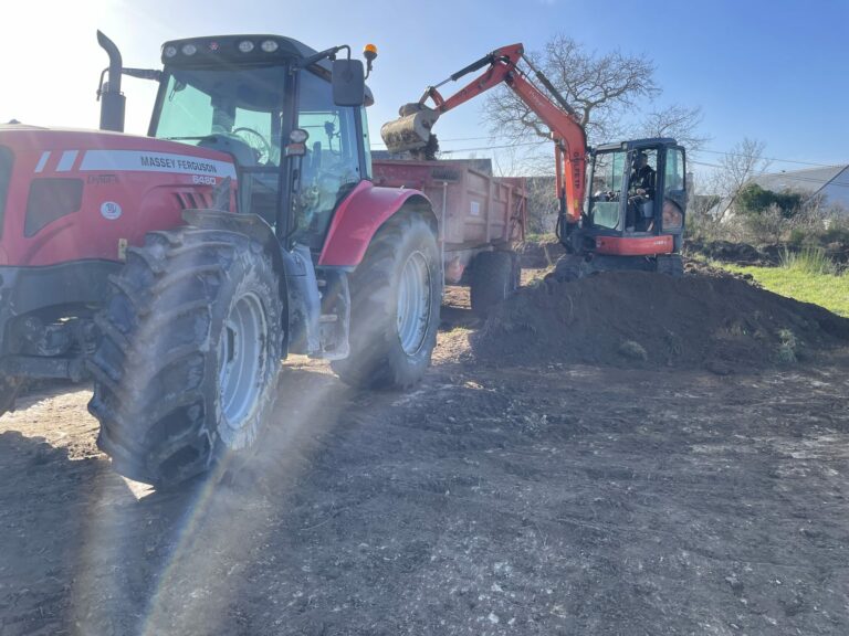 Evacuation de terre pour terrassement à Séné