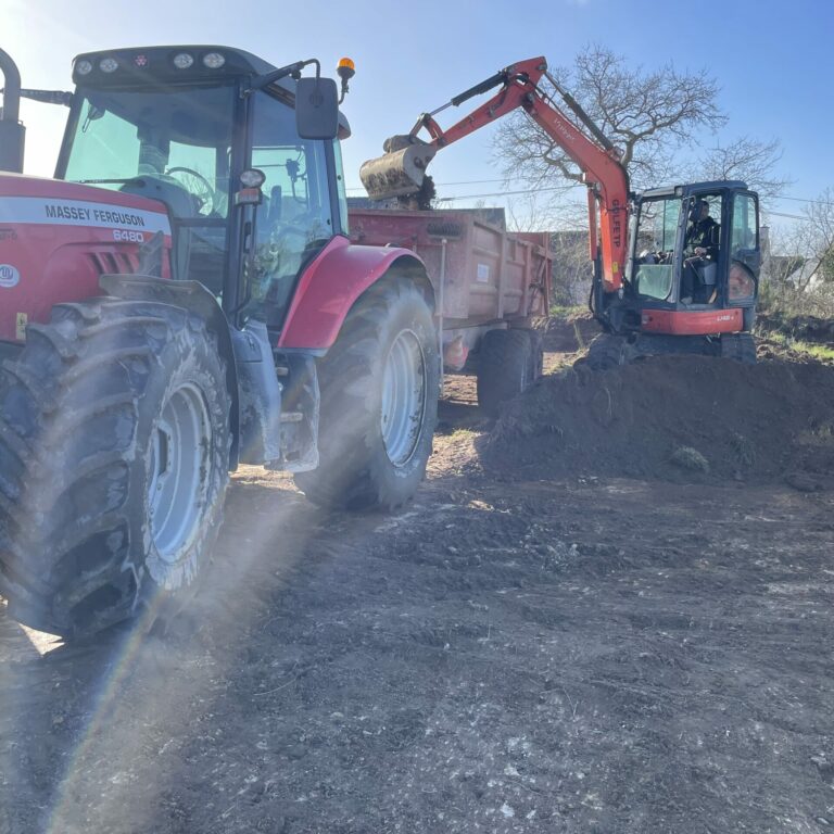 Evacuation de terre pour terrassement à Séné