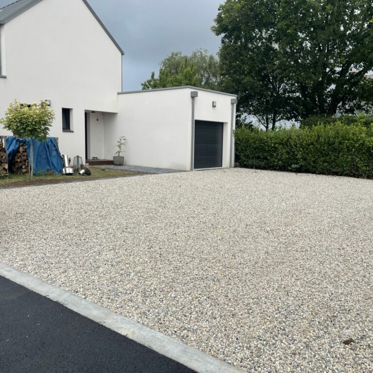 Pose de gravier sur stabilisateur Séné