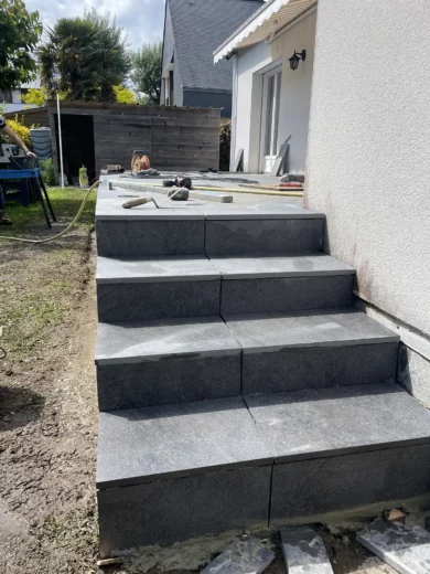 Dallage pour réalisation d'un escalier d'extérieur à Auray