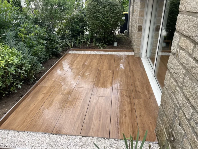 Dallage imitation bois pour terrasse