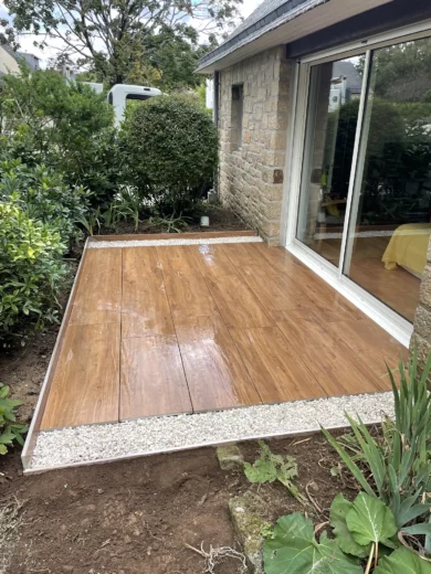 Dallage imitation bois pour terrasse